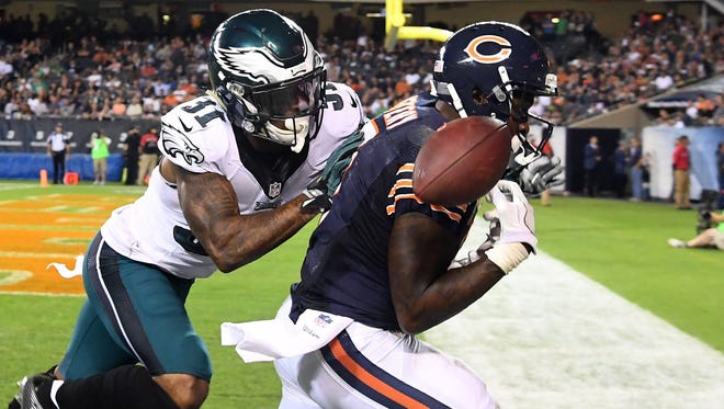 Eagles safety Jalen Mills (31) breaks up a second-half pass intended for Bears receiver Alshon Jeffery (17).