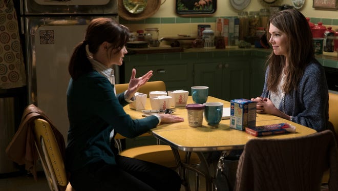 They're back! Rory (Alexis Bledel) and Lorelai Gilmore (Lauren Graham) have a mother-daughter chat.